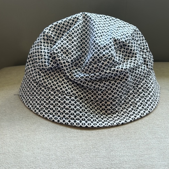 Gap Bucket Hat black & white size small - Picture 8 of 8